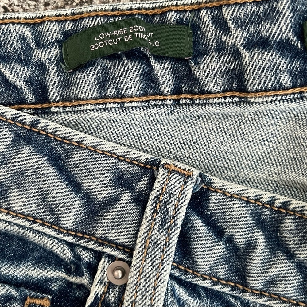 NWT Wild Fable Light Wash Low Rise Bootcut Raw Hem Jeans Size 10 - Picture 7 of 14